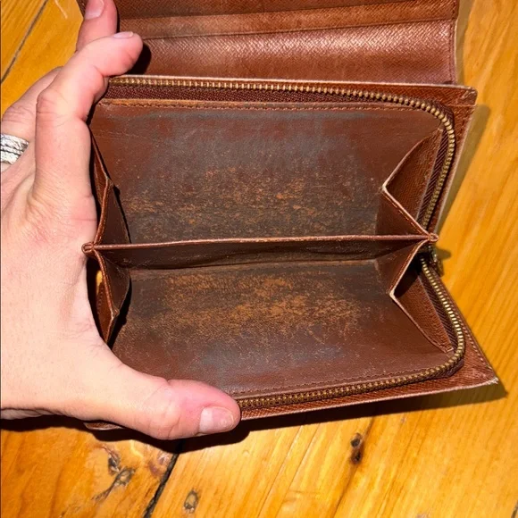 Louis Vuitton Brown Monogram Wallet - Picture 4 of 5